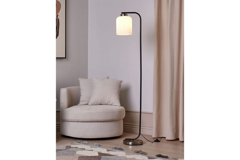 Skyrla Golvlampa 150 cm - Svart/Vit - Belysning - Lampor & belysning inomhus - Golvlampa