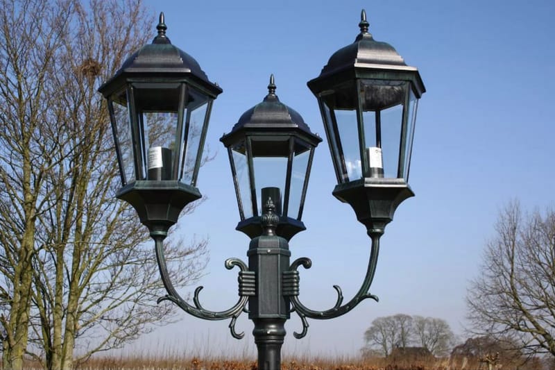 Trädgårdslampa 3 armar 230 cm mörkgrön/svart aluminium - Grön - Belysning - Utelampor & utomhusbelysning - Stolplykta & grindlykta